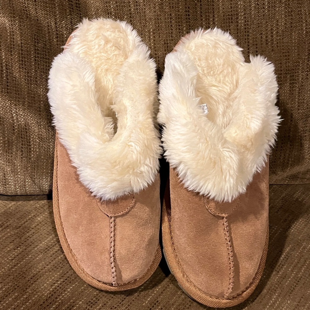Cozy Faux Fur Women's Slippers in Tan and Cream